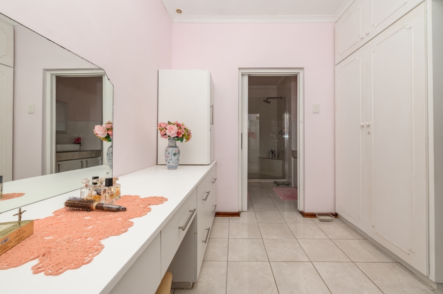 6 Bedroom Property for Sale in Linkside Eastern Cape